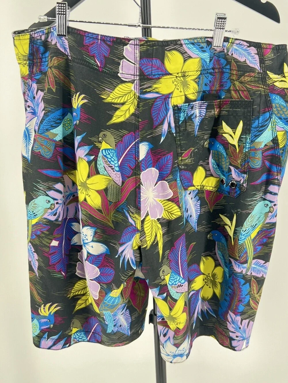 Old Navy men's Size L swim shorts (1-44) Hawaiian floral print